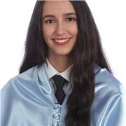 Graduada en Educación Infantil con mención en Lenguajes Artísticas. Puedo dar clase de cualquier asignatura en Infantil y Primaria